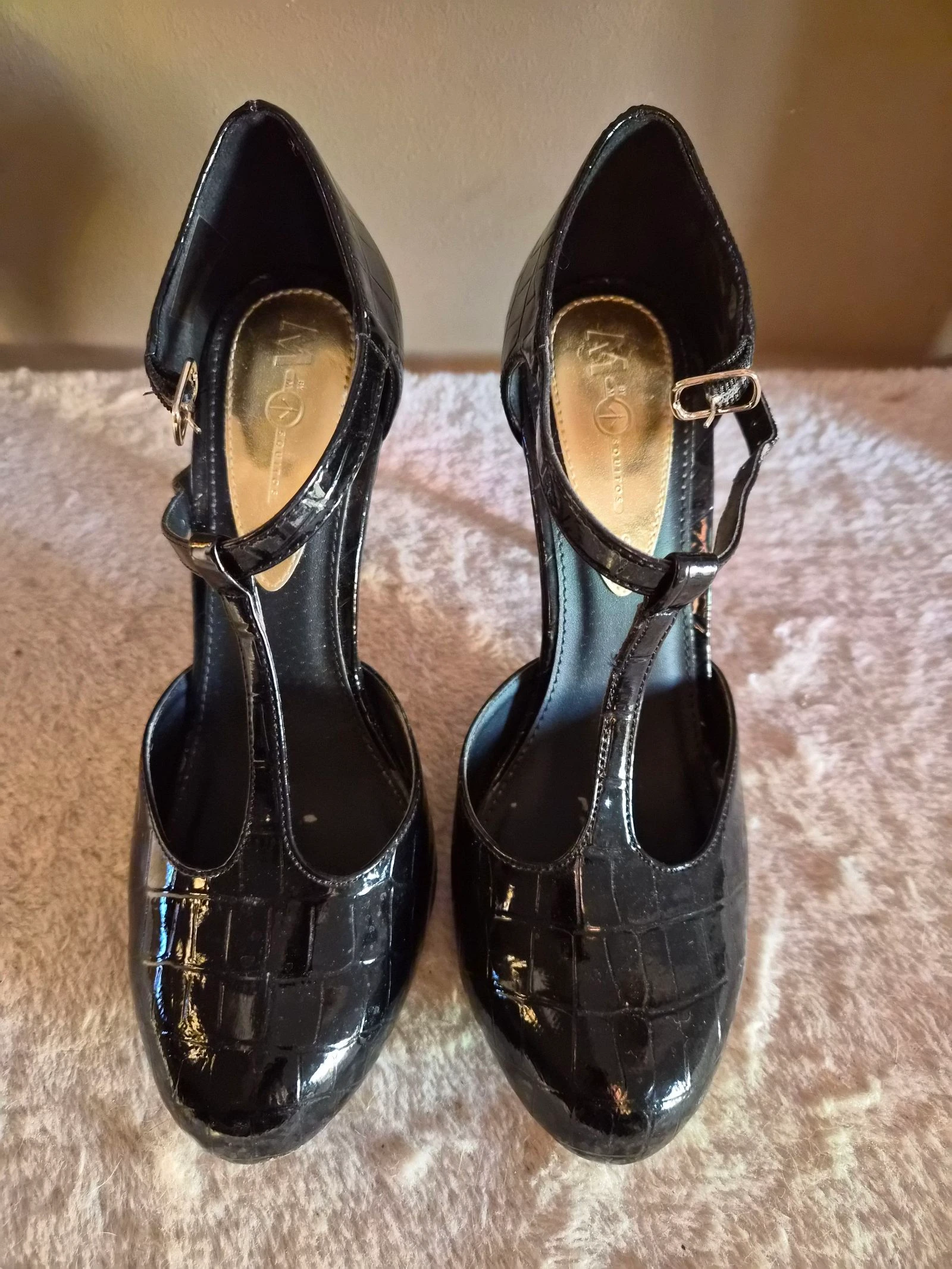 Chaussures vernis hauts talons pointure 39